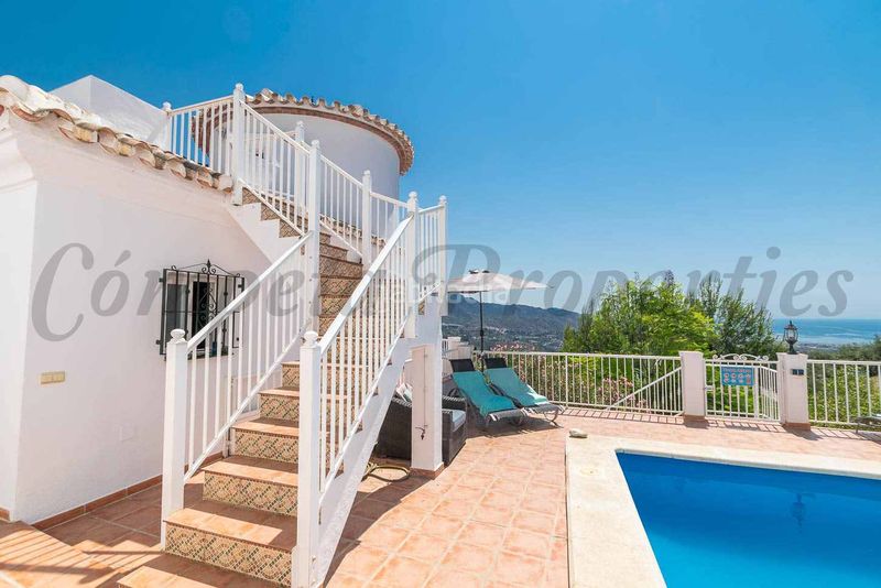 Foto 770c6f07-d428-400a-a12b-659c51a32ff9. Chalet avec cheminée parking piscine dans Torrox pueblo Torrox