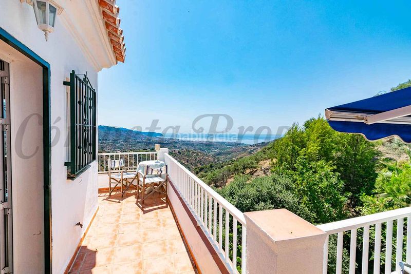 Foto ad5bf038-3398-4e89-944a-9c3a0316750e. Chalet avec cheminée parking piscine dans Torrox pueblo Torrox