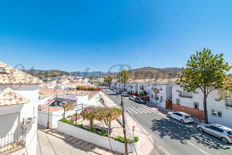 Foto 9ff40d1c-6371-4fc2-8646-b3dc8773168b. Casa adossada a Torrox pueblo Torrox