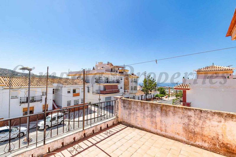 Foto b316f97a-69de-4c00-b021-aa0e76806c05. Casa adossada a Torrox pueblo Torrox
