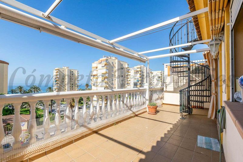 Foto c1bd2d6f-ac49-454a-b429-927c5c7918ff. Àtic a Paseo Marítimo de Levante Torre del Mar