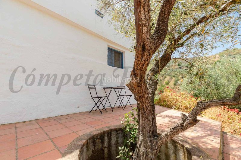 Foto a88024bf-9d0b-4bdd-b5ea-955a266520a9. Masia amb aparcament piscina a Cómpeta