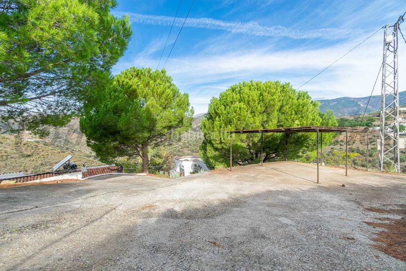 Foto b652a05d-1f2b-4d95-903b-bc554b5f09f8. Masia amb aparcament piscina a Cómpeta