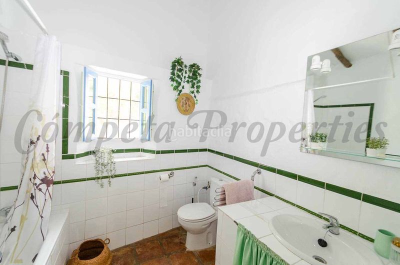 Foto d8b9df32-2881-4d05-a548-7da530f51c2b. Masia amb aparcament piscina a Cómpeta