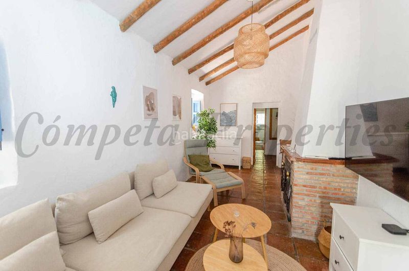 Foto ec8b505c-3b7e-4022-8ba8-bc00e273a89b. Masia amb aparcament piscina a Cómpeta