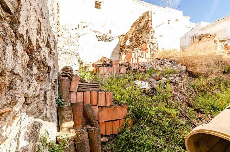Foto d9a787dc-ea6d-4898-922b-d71bb3b16837. Casa aparellada a Sedella