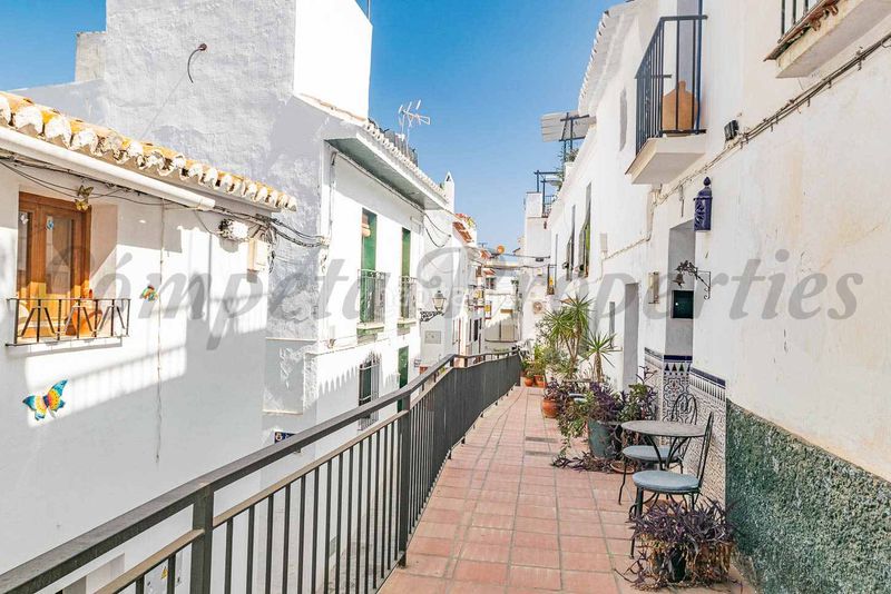 Foto 05cf6654-5341-46ae-aecf-0d9c592c31a9. Casa  de pueblo a la venta en Torrox pueblo Torrox