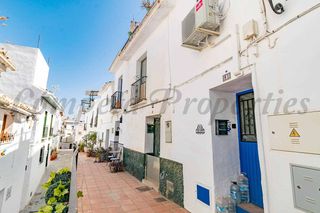 Haus  Calle andazalia. Casa de pueblo a la venta en torrox