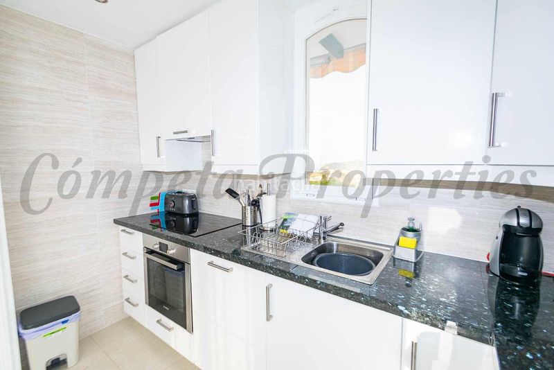 Foto ce6d239c-9198-4d51-ae70-8027d8cad650. Apartament amb piscina a Capistrano Nerja