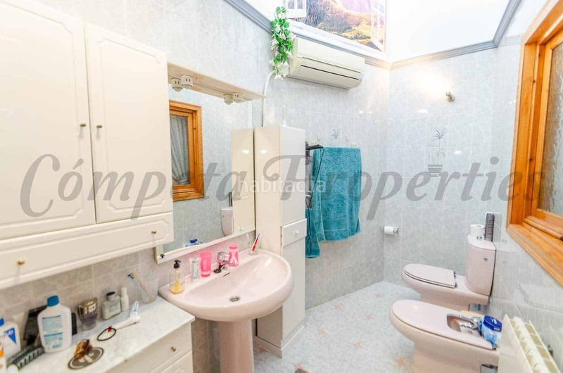 Foto 771c1ed7-8228-4ce8-ae05-5e66789083fe. Xalet amb xemeneia aparcament piscina a Cómpeta