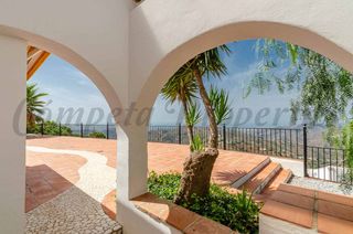 Casale in Cómpeta. Casa de campo en lo alto de cómpeta con vistas al mar mediterrán