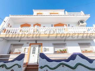 Casa adossada a Cómpeta