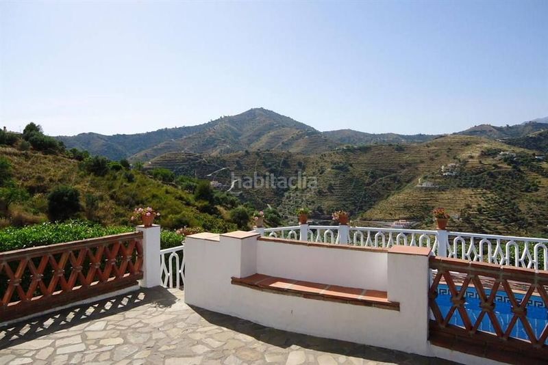 Foto cc8bd8cb-6e4e-4c54-a0aa-a9ff21f692ef. Casa con piscina in Torrox pueblo Torrox