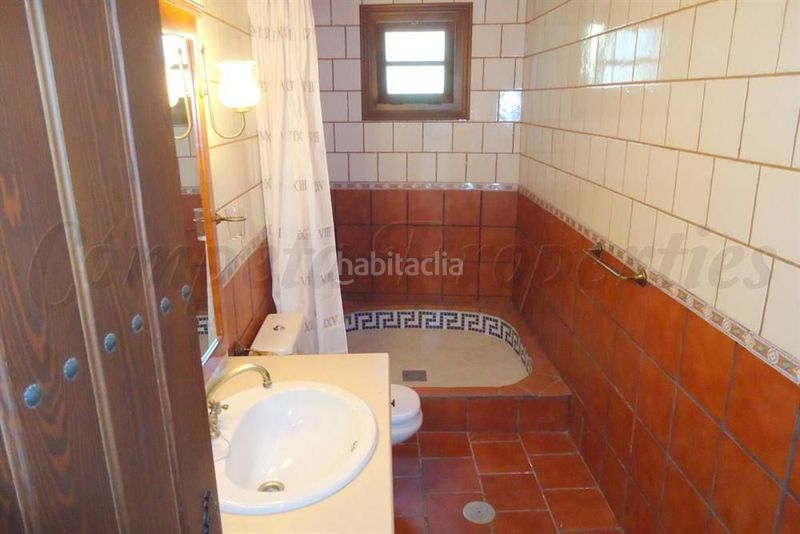 Foto f490f2b7-470e-428b-ae98-d9d0838e2750. Casa con piscina in Torrox pueblo Torrox