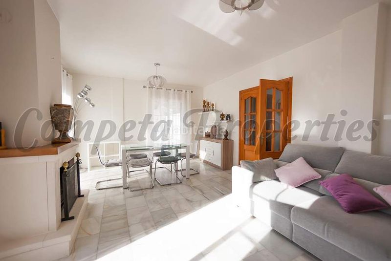 Foto c4b00847-0efc-4337-ab4e-85c71b79a96c. Casa amb aparcament piscina a Frigiliana