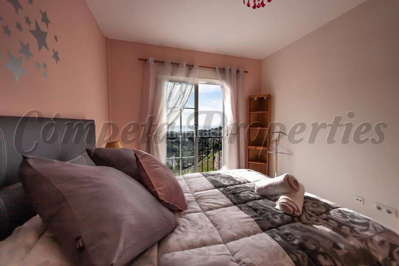 Foto e5d095e7-d013-44e7-bee3-a4671c3f21a6. Casa amb aparcament piscina a Frigiliana
