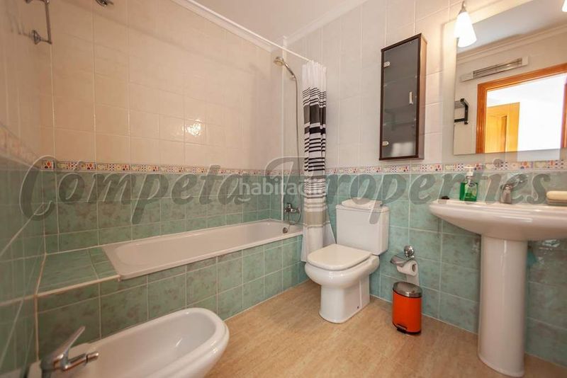 Foto e7ca4795-7710-49aa-8587-5c0b93ba6d7e. Casa amb aparcament piscina a Frigiliana