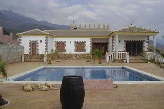 House in Sedella. Casa de campo en sedella