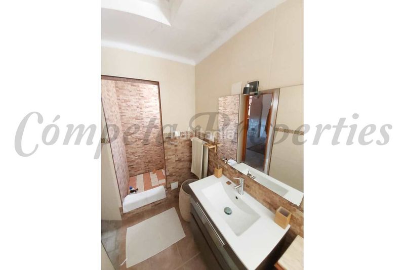 Foto 15926a15-b0f7-4d4d-867f-568a1f7ce1a8. Maison avec parking piscine dans Avda Pescia - Ctra de Frigiliana Nerja