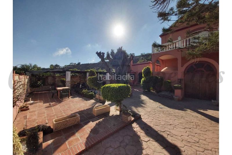 Foto 646a3831-18c1-43fa-8d98-37372adf9ab5. Maison avec parking piscine dans Avda Pescia - Ctra de Frigiliana Nerja
