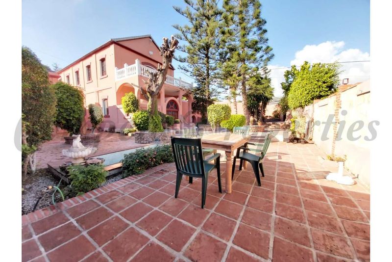 Foto d2f1937a-0404-4460-b746-bc9d7e6224c6. Maison avec parking piscine dans Avda Pescia - Ctra de Frigiliana Nerja