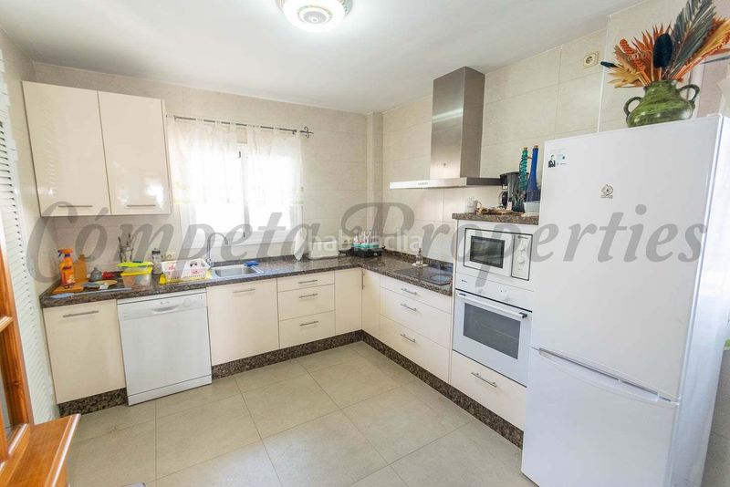 Foto 40eecd4d-d244-4cf4-b8ff-be99a14e5003. Casa amb aparcament piscina a Frigiliana