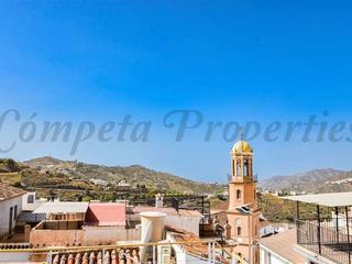 Casa adossada a Cómpeta