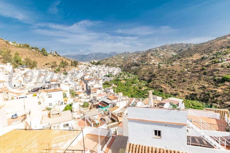 Foto afc8bb41-4626-4b79-bf60-e4f00a90f74a. Casa in Torrox pueblo Torrox
