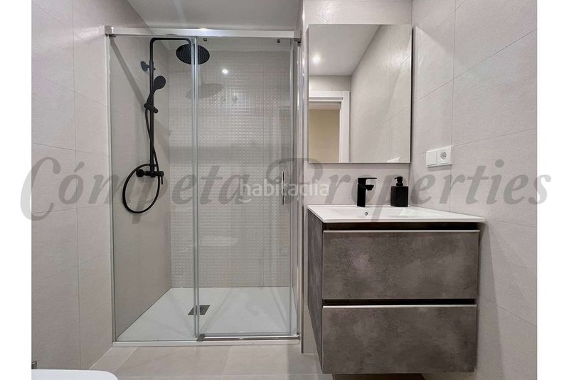 Foto 9a961cf2-ba1f-457b-be9c-52ab4a5f9848. Apartament amb aparcament piscina a Almayate Bajo