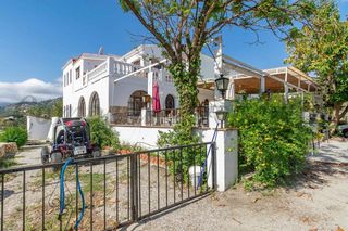 House in Cómpeta. Casa de campo en cómpeta