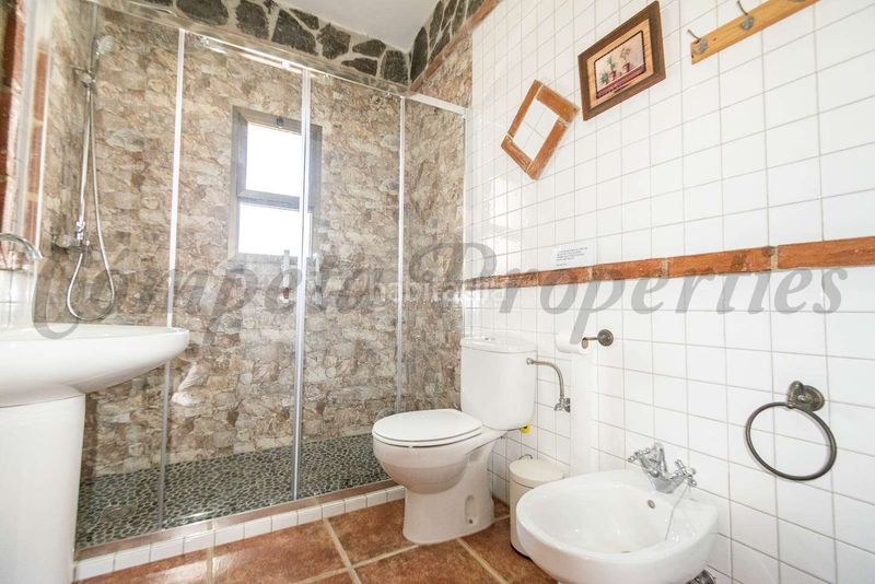 Foto 09c2055b-55c9-4540-8bd0-9f49c4a70fda. Haus mit parking pool in Torrox pueblo Torrox