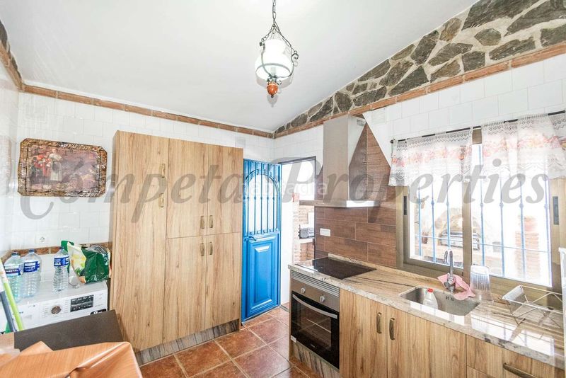 Foto 10e3c1ec-fa1c-4e3f-a42d-439c6eda16d4. Haus mit parking pool in Torrox pueblo Torrox