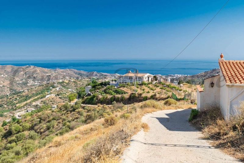 Foto a20c16ed-6a50-49ff-80bc-4fad87cecead. Haus mit parking pool in Torrox pueblo Torrox