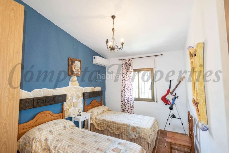 Foto df8e28f0-5b7c-4417-b929-80f7efce2df0. Haus mit parking pool in Torrox pueblo Torrox