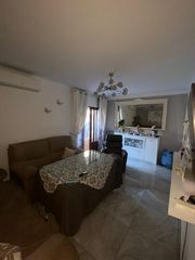 Piso  Rancho fase 1. Piso en planta 1ª con patio y balcón en zona el rancho ! financi