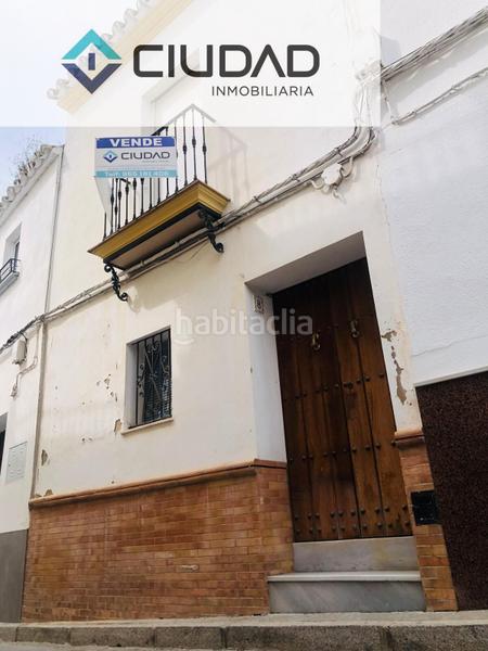 Foto 978f8d42-1a45-4b46-a9ad-a00697a9fbb4. Casa  centrica en calle mogrollos en Arahal