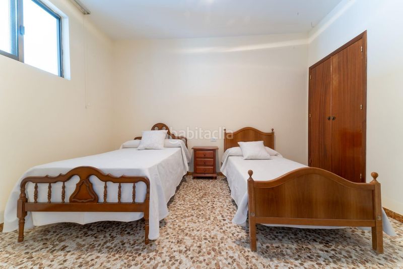 Foto afc7d8ca-0a45-4b56-962c-f3b2ea4a1200. Casa amb aparcament a Morón de la Frontera