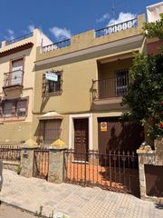 Casa in Calle venezuela 6. Amplia casa en venta en la exclusiva zona de la alameda !