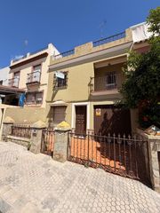 Casa  Calle venezuela 6. Amplia casa en venta en la exclusiva zona de la alameda !