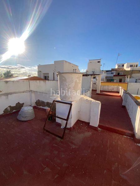 Foto fa0b85da-f9f0-45e0-81cc-ad345fb544a4. Casa a calle coronil (el) 16 a Morón de la Frontera