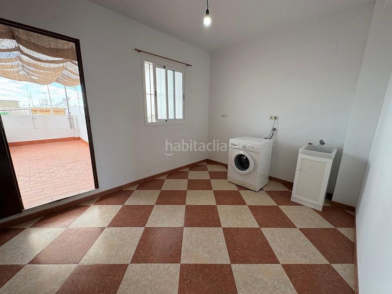 Foto c66c7291-000d-4bd6-925a-fdfba148ecbe. Casa amb aparcament a Morón de la Frontera