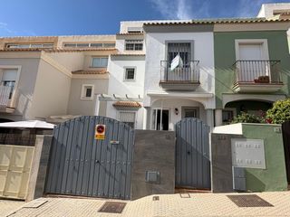 Maison  Paseo paseo del gallo. Casa moderna en semicentro con opciones de aparcamiento y patio