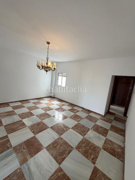 Foto 107b8321-bde0-448b-87c9-dae2f54d63e3. Casa amb aparcament a Morón de la Frontera