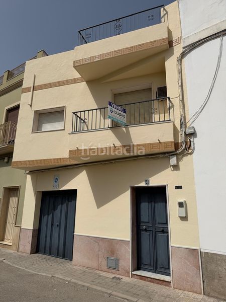 Foto 415a349e-fa13-49b7-9dfa-a0f32464ecb0. Casa amb aparcament a Morón de la Frontera