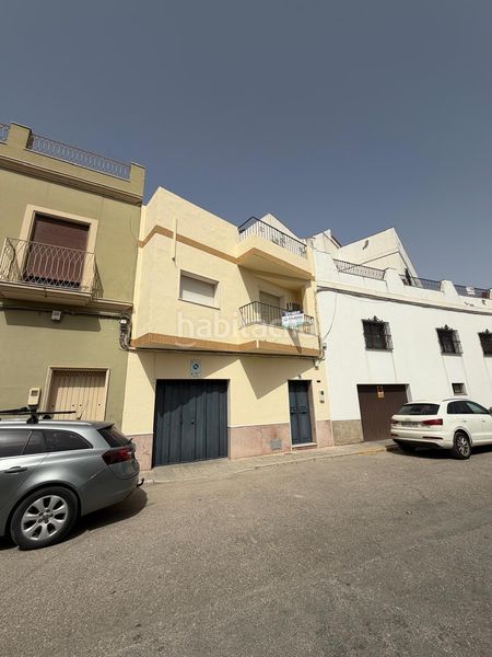 Foto 74b8cb96-cb74-4b85-b38f-ac37870e779a. Casa amb aparcament a Morón de la Frontera