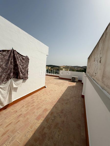 Foto a330ef7d-c5c3-4bfd-8e30-3334de9cd6bd. Casa amb aparcament a Morón de la Frontera