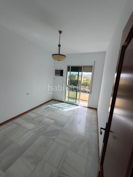 Foto adc335c7-d6a7-4e0f-ada4-bebc53fc7e13. Casa amb aparcament a Morón de la Frontera