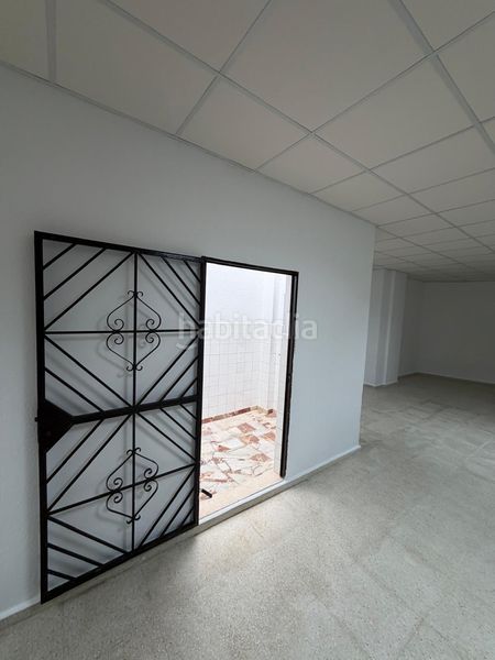 Foto e7bd2dbd-8d03-4006-9fcd-1dd582003bd9. Casa amb aparcament a Morón de la Frontera