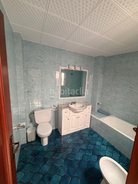 Foto f02553da-67b5-4e77-bfd9-337fd9a47759. Casa amb aparcament a Morón de la Frontera