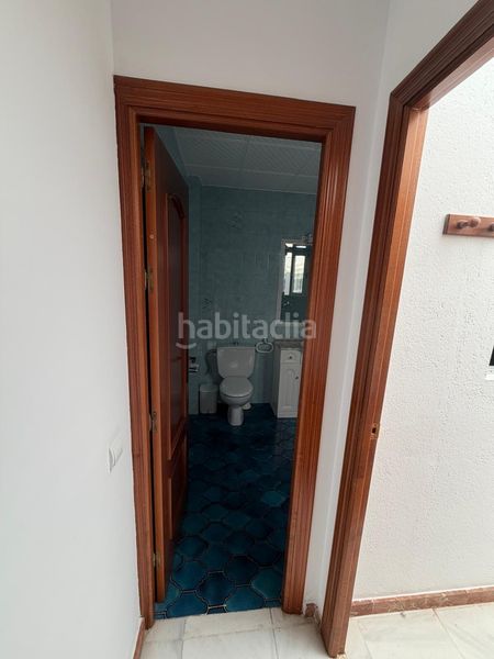 Foto f5fec5c6-1c3c-4c82-ac8d-0bf1a14890a7. Casa amb aparcament a Morón de la Frontera